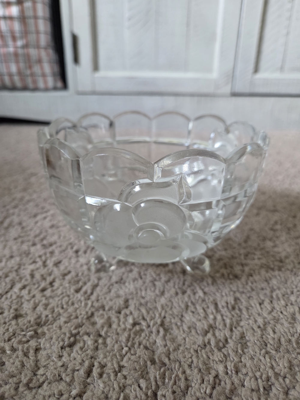 Vintage Clear Crystal Floral Etching Scalloped 3-Footed Frosted Glass Bowl EUC